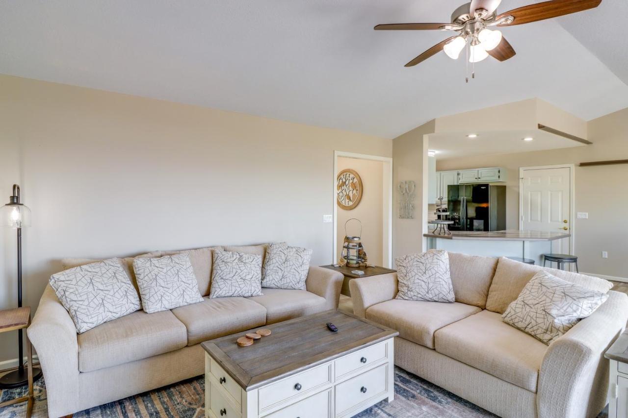 Charming Edgemont Home With Deck And Lake Views! Fairfield Bay Екстериор снимка