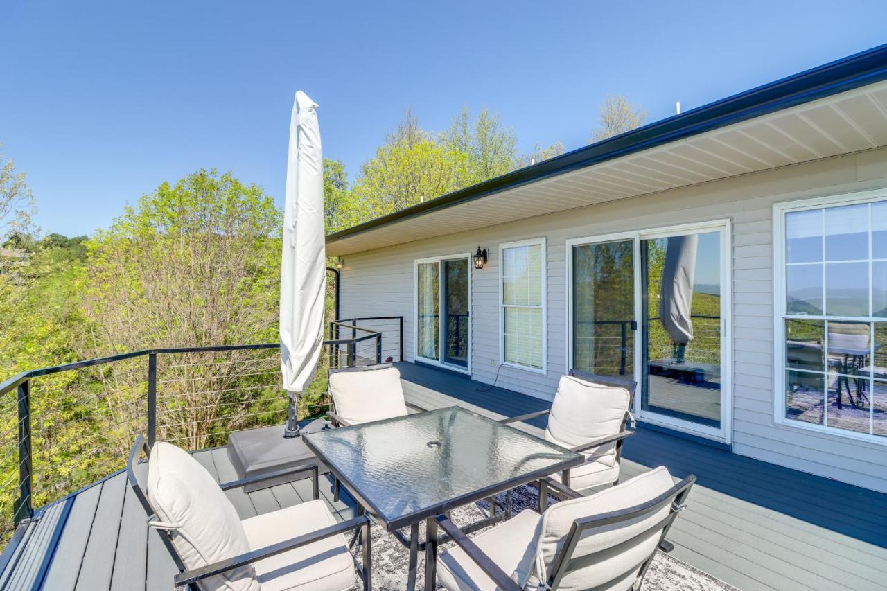 Charming Edgemont Home With Deck And Lake Views! Fairfield Bay Екстериор снимка