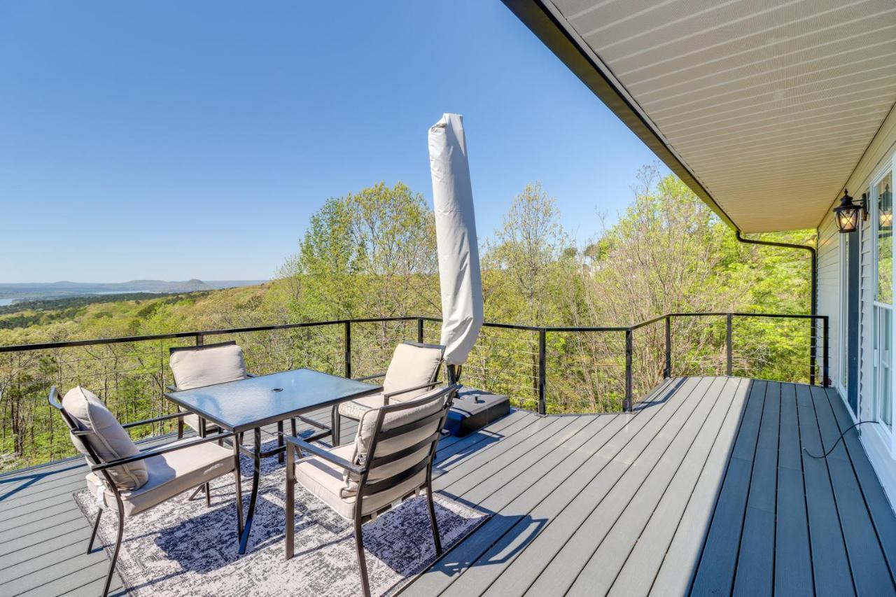 Charming Edgemont Home With Deck And Lake Views! Fairfield Bay Екстериор снимка